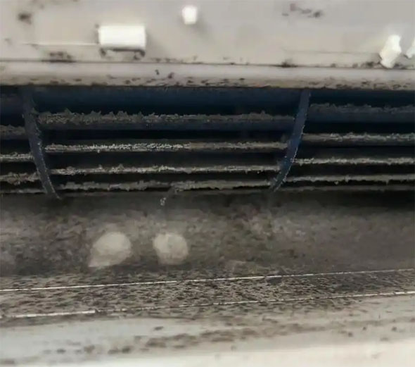 临武空调吹的风有股烧焦味是怎么回事